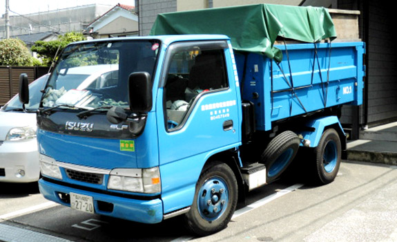 2tアームロール車（産業廃棄物）